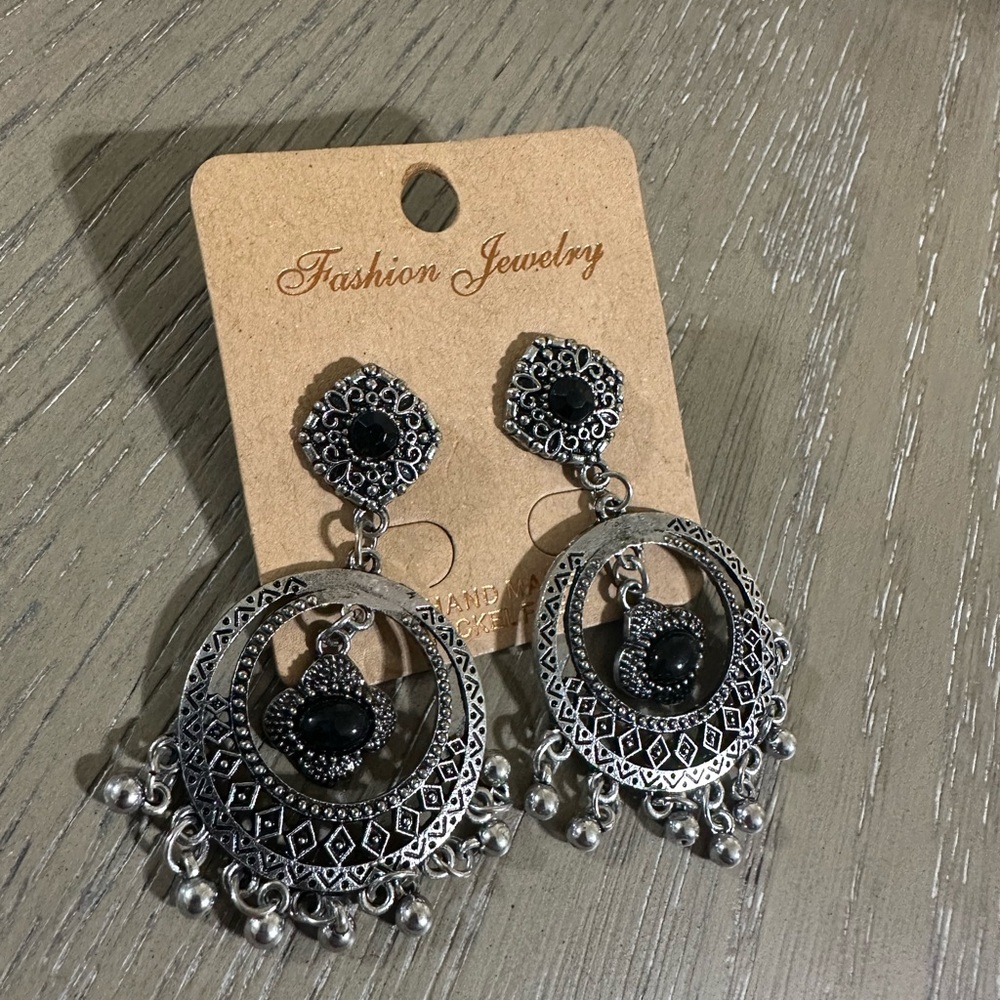 Earrings - Picture 2 of 5